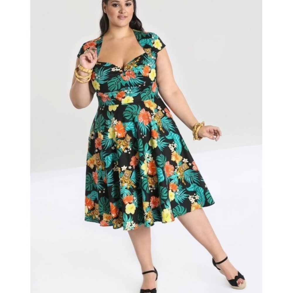Hell Bunny Green Fit and Flare Midi Dress with Sweetheart Neckline